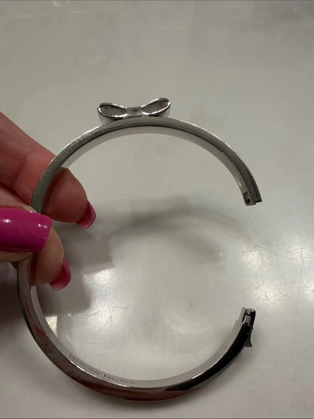 kate spade silver-tone engraved bangle - Picture 5 of 5